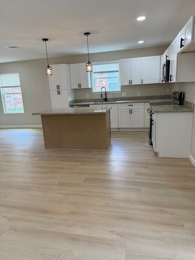 Foto del edificio - 1407 W Donovan St