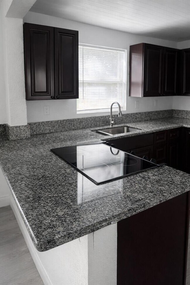 Foto del edificio - 1527 NW 63rd St