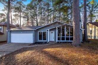 Building Photo - 20 Laver Cir