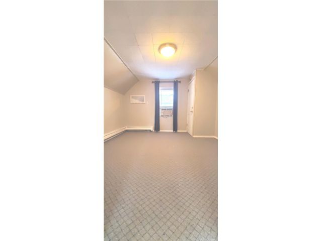 Primary Photo - 28 N Montague St