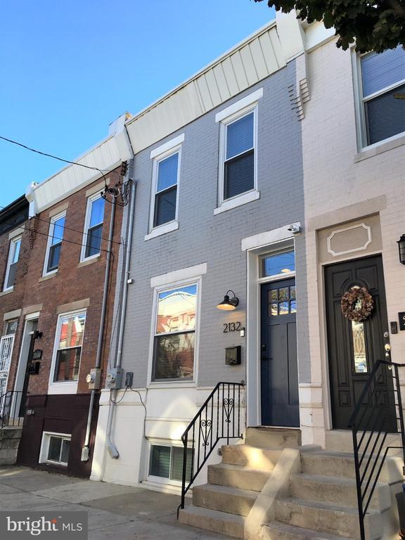 Building Photo - 2132 Sigel St