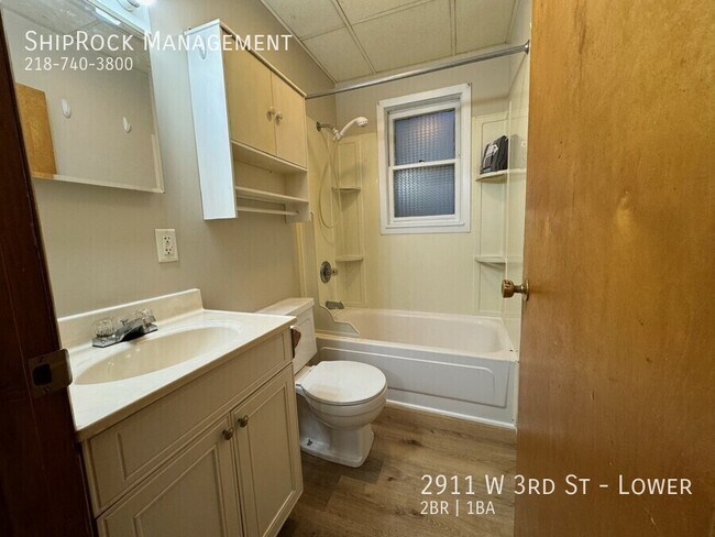 Foto del edificio - 2911 W 3rd St