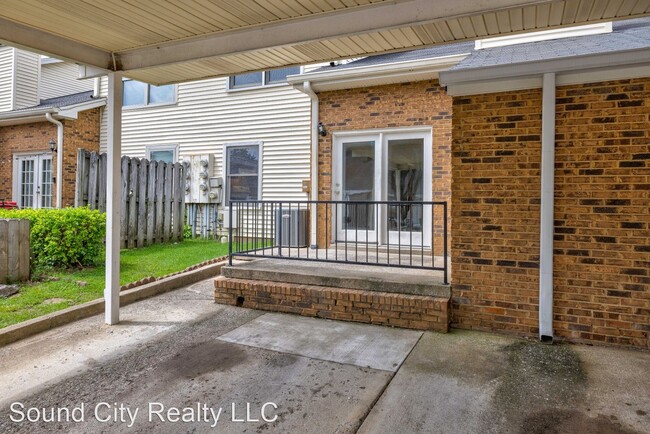 Building Photo - 3 br, 2 bath House - 130 Lake Chateau Dr