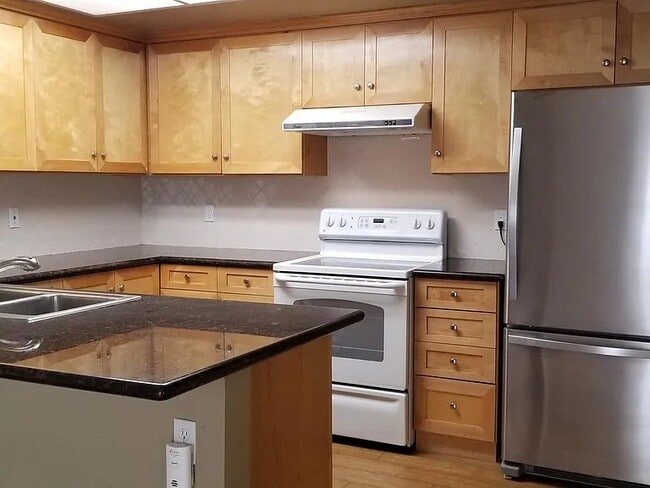 Building Photo - 10 Orchard