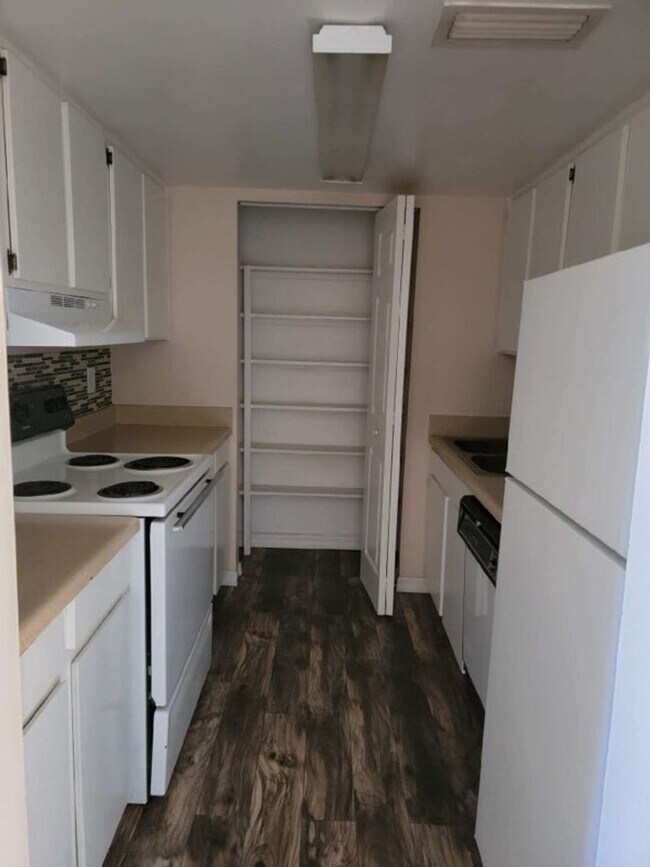 Building Photo - 1 Bedroom 1 Bath apartment!