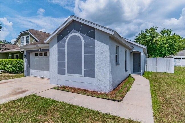 Building Photo - 13136 Carrollwood Creek Dr