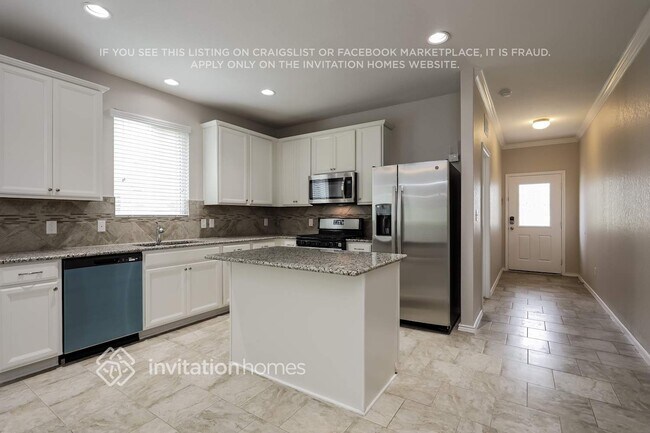 Building Photo - 14003 Laurel Br
