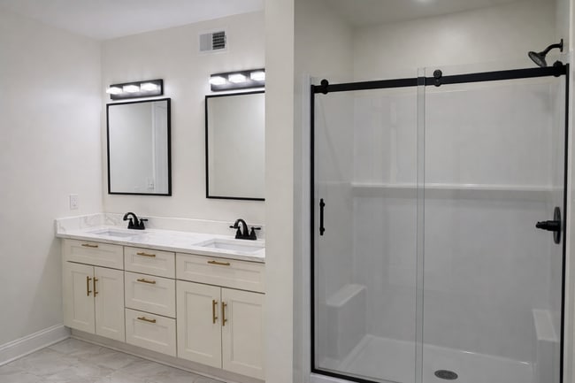 Foto del edificio - 3455 La Salle Dr