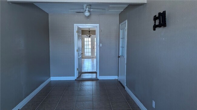 Foto del edificio - 9550 Waxwing St