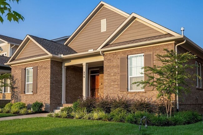 Building Photo - 279 Tanglewood Ln