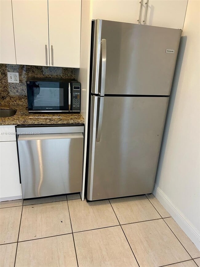 Foto del edificio - 5241 Geneva Ct