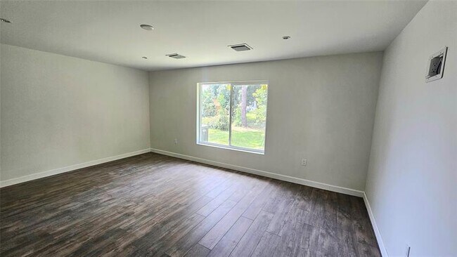 Foto del edificio - 324 NE 34th St