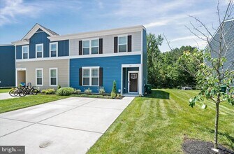 Building Photo - 154 Currant Cir