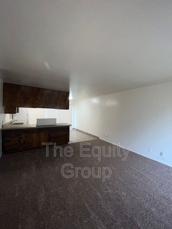 Foto del edificio - 10730 Railroad Ave