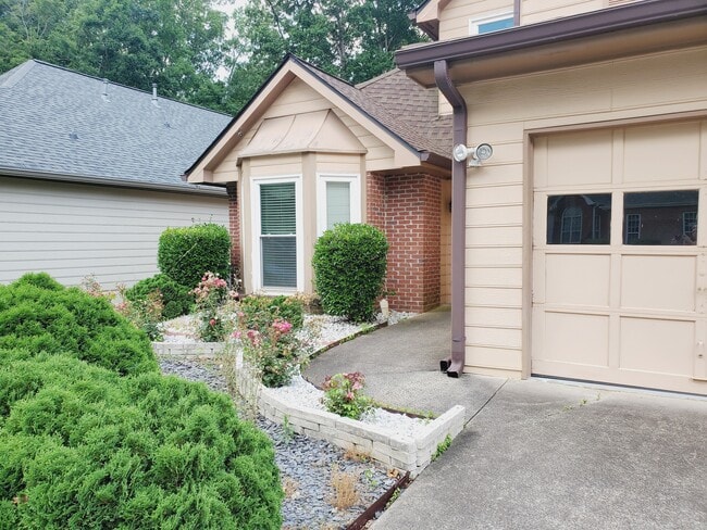 Building Photo - 8900 S Somerset Ln