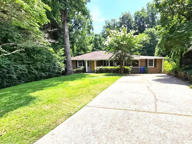 Foto del edificio - 3022 Templewood Dr NE
