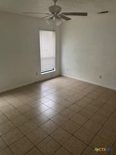 Foto del edificio - 606 Atkinson Ave