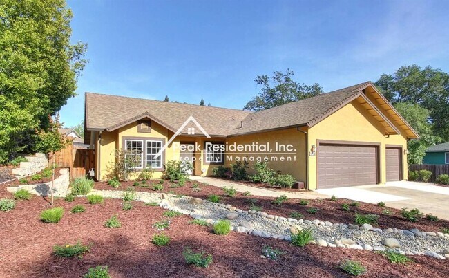 Foto del edificio - 3 br, 2 bath House - 6038 Walnut Avenue