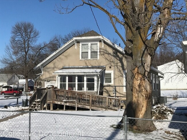 Building Photo - 4 br, 1.5 bath House - 705 Avenue B