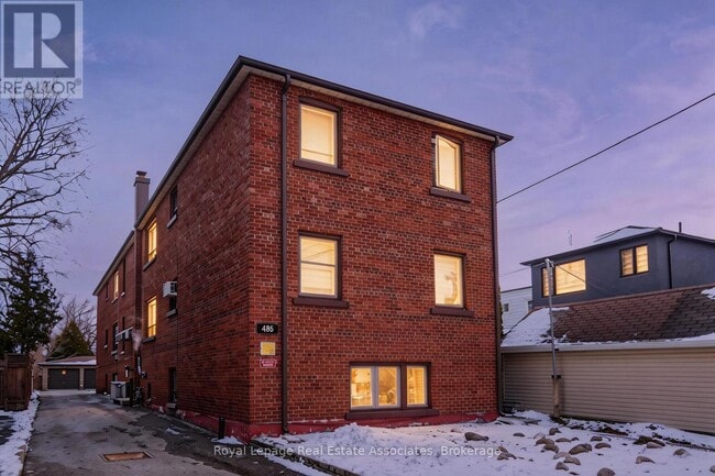 Building Photo - 485 Mortimer Ave