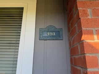 Foto del edificio - 493 Waskow Dr