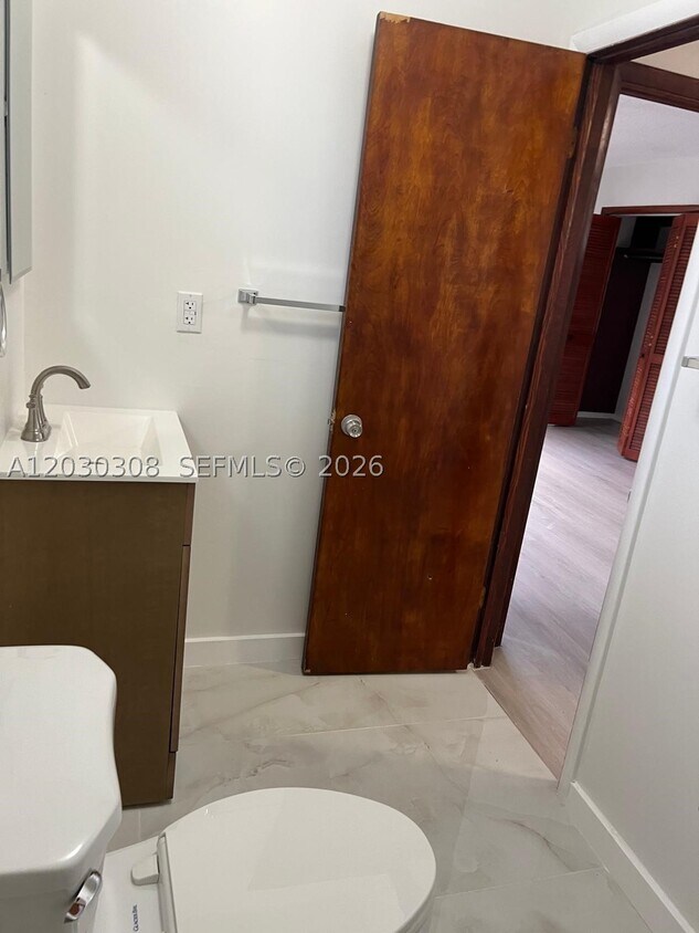 Foto del edificio - 321 SW 71st Ave