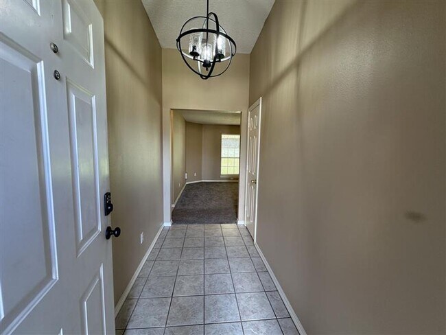 Foto del edificio - 2305 Haverhill Dr