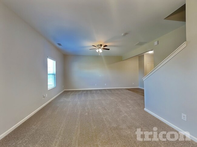 Foto del edificio - 1081 Sutherland Dr