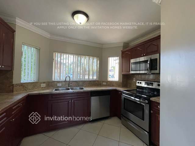 Foto del edificio - 16201 SW 141st Ave