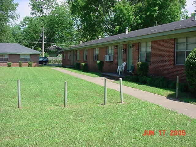 Building Photo - Longview Apartments