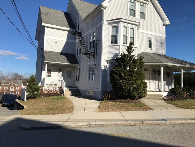 Building Photo - 118 Carrington Ave