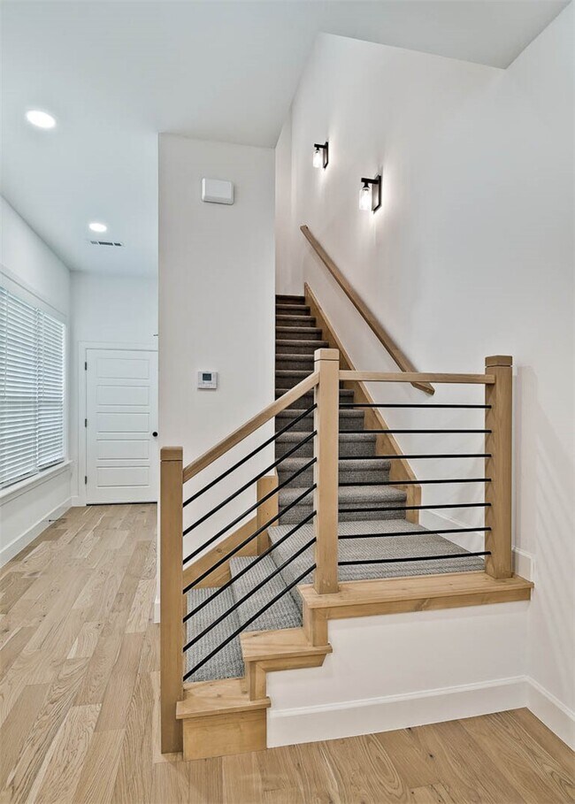 Foto del edificio - 506 W Persimmon St