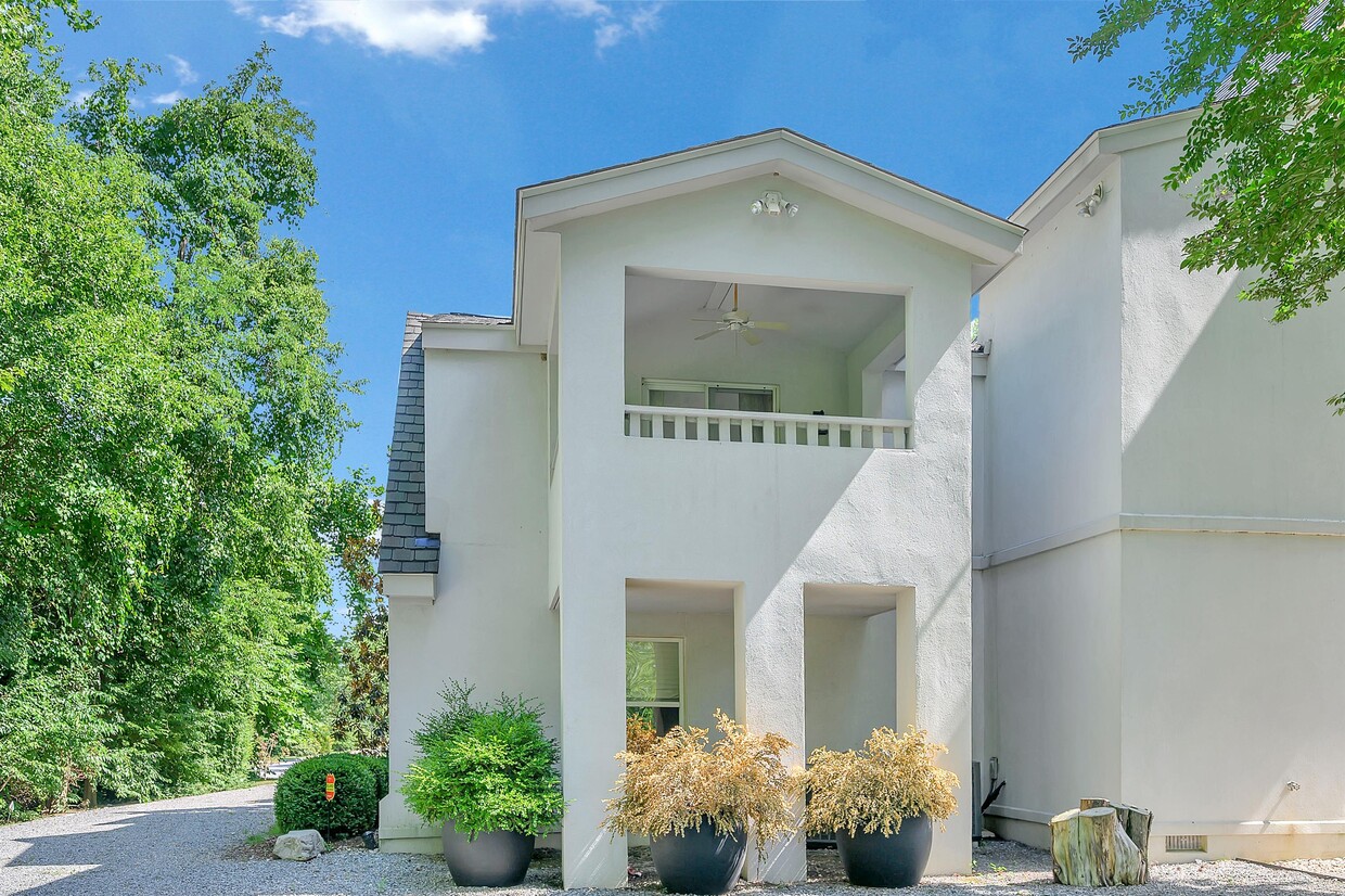 Foto principal - 909 Madison St