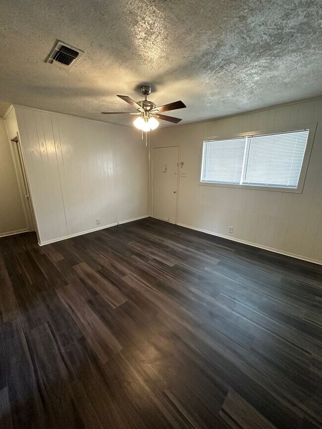 Foto del edificio - 402 Newton St