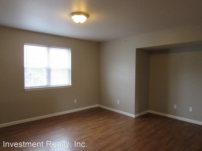 Building Photo - 102 Fleetwood Dr