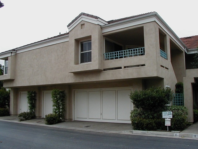 Primary Photo - Great 2 Bedroom 2 Bathroom Upper Condo in ...
