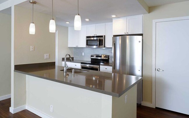 Avalon La Jolla Colony Apartments San Diego Ca Apartments Com