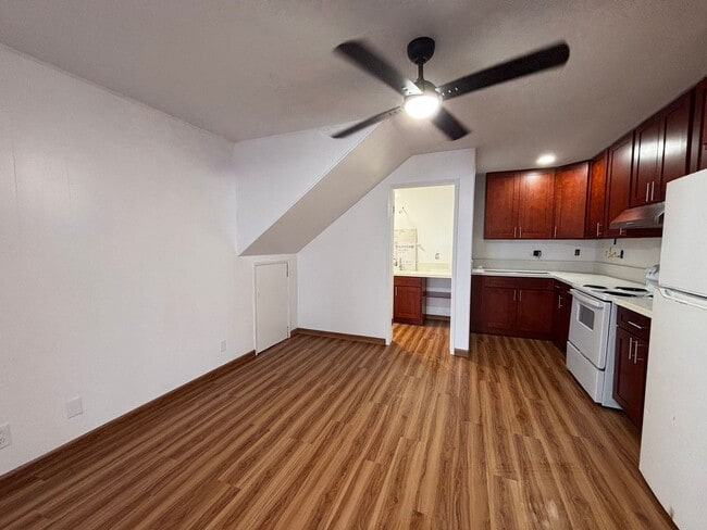 Photo - 2429 N School St Apartment