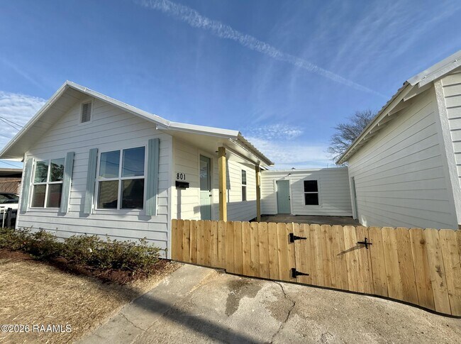 Foto del edificio - 801 Cleveland St