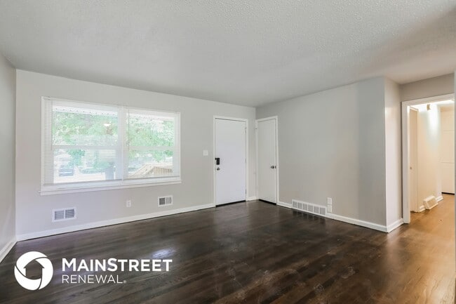 Foto del edificio - 9505 Newton Ave