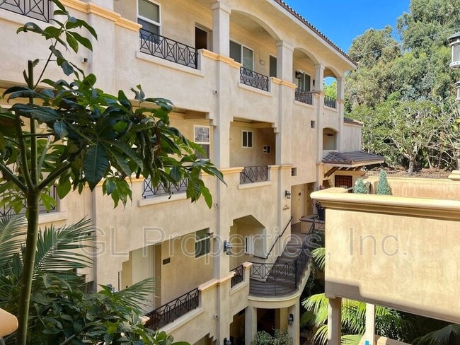 Building Photo - 16123 W Sunset Blvd