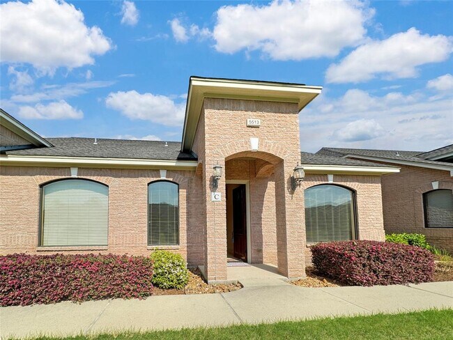 Building Photo - 5513 Louetta Rd