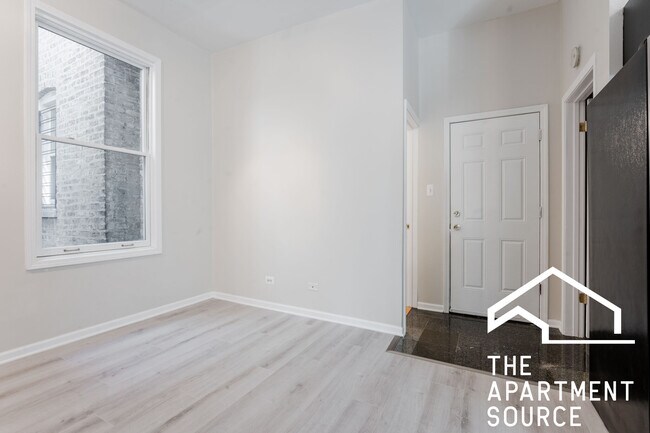 Building Photo - 1309 N Maplewood Ave