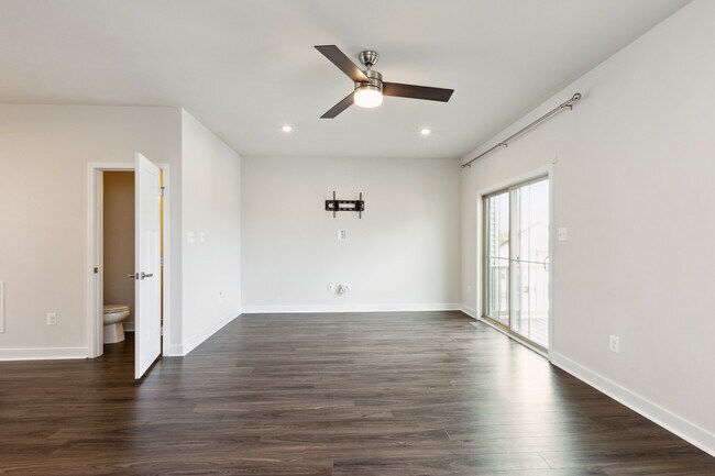 Building Photo - 6128 Goshawk St