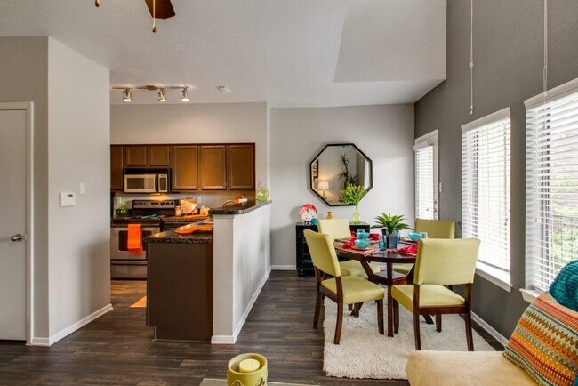 Building Photo - 5333 Sunfish Dr
