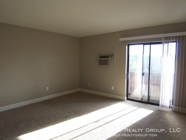 Building Photo - READY FOR IMMEDIATE MOVE IN