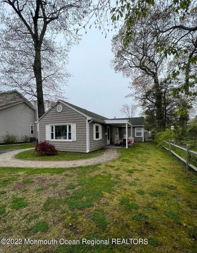 Building Photo - 451 Harnell Ave