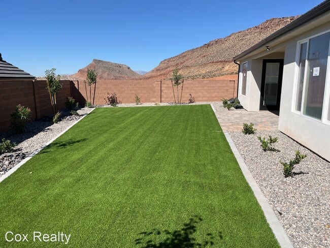 Building Photo - 4 br, 3 bath House - 2908 E Rill Dr