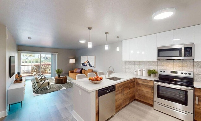 Building Photo - 3055 La Selva St