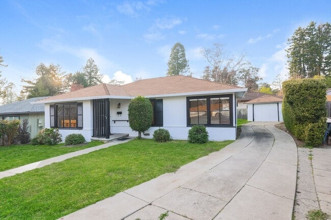 Foto del edificio - 3 Bedroom Home In Kensington!